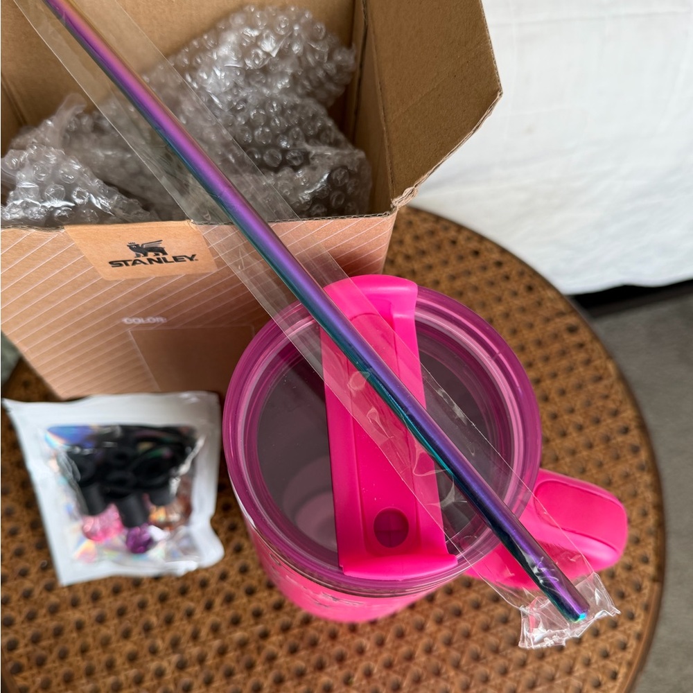 Stanley Pink Tumbler with Straw - Picture 6 of 7